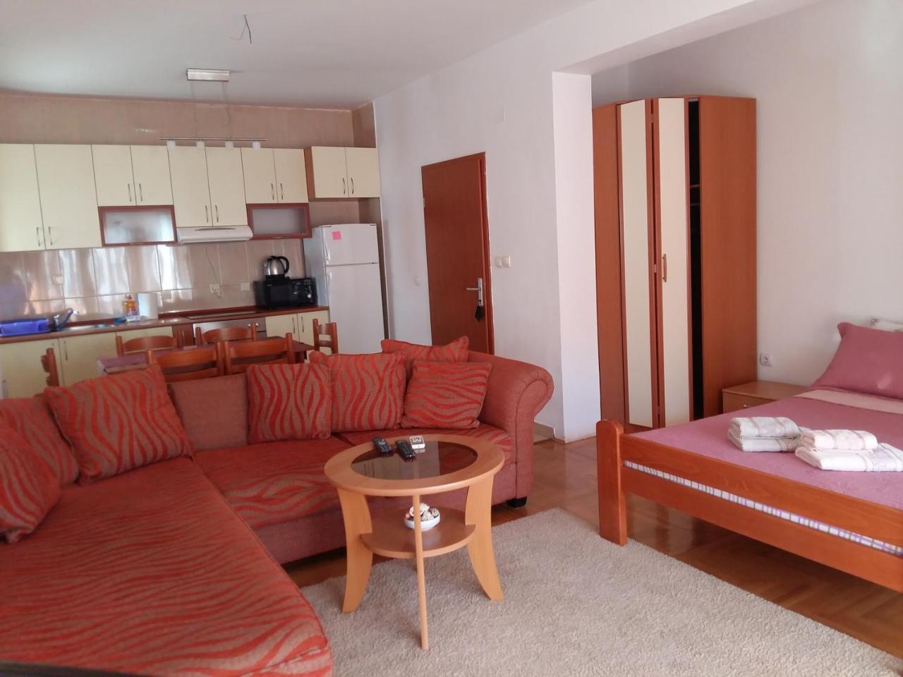 Lazar Apartments Petrovac ภายนอก รูปภาพ